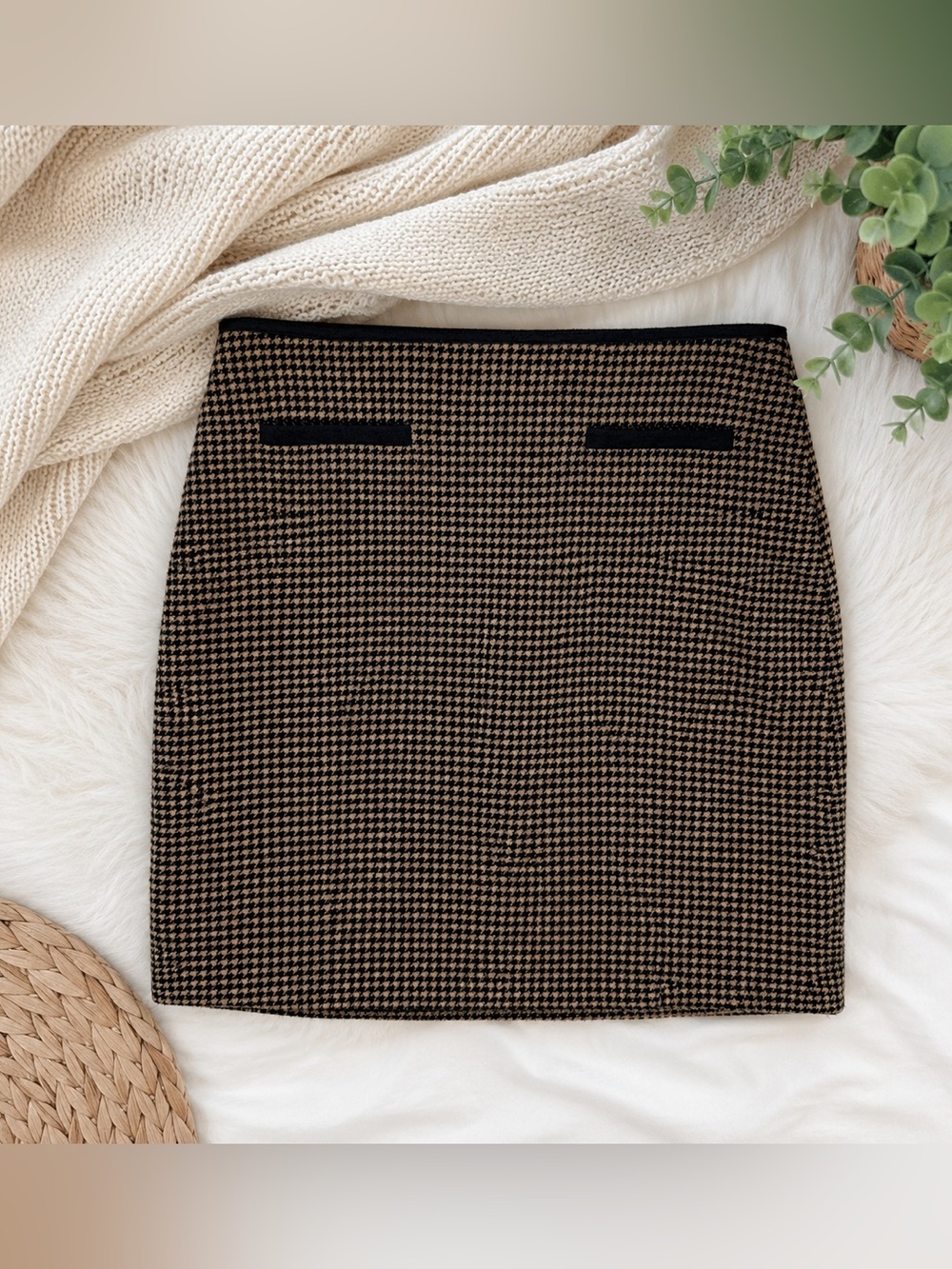 ISDA & Co Houndstooth Wool Blend Pencil Skirt Size 10 Black & Tan